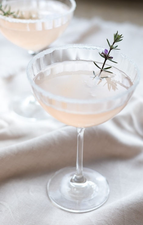 Mirabeau Provence grapefruit rosé wine cocktail