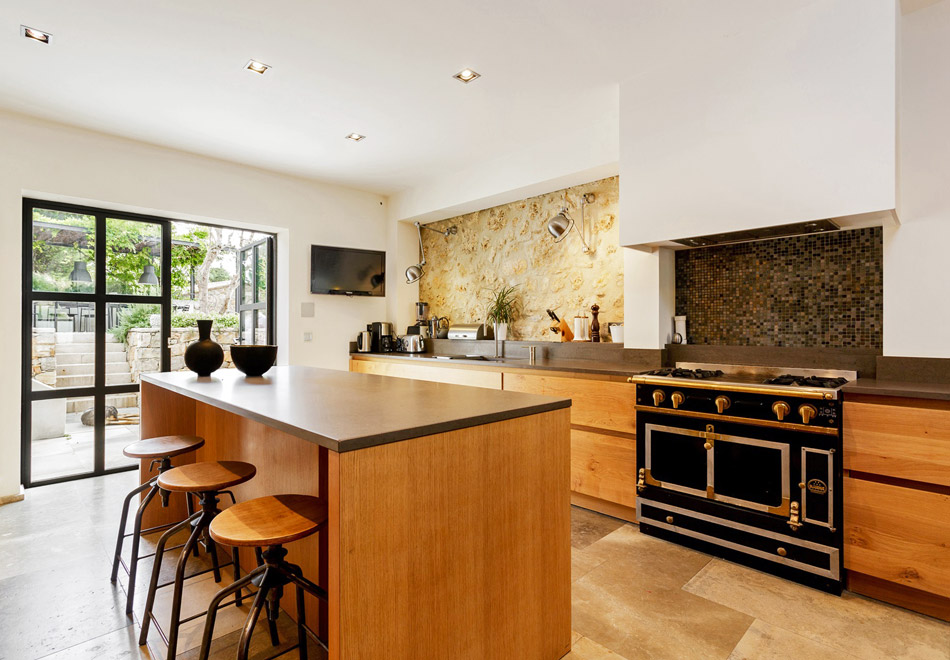 Valbonne luxury villa kitchen
