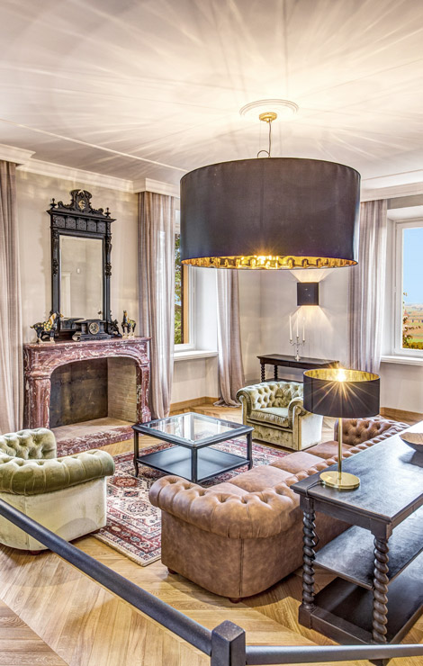 luxury villa in Tuscany interiors
