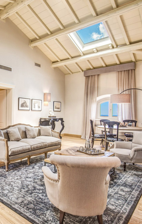 luxury Tuscan villa living room