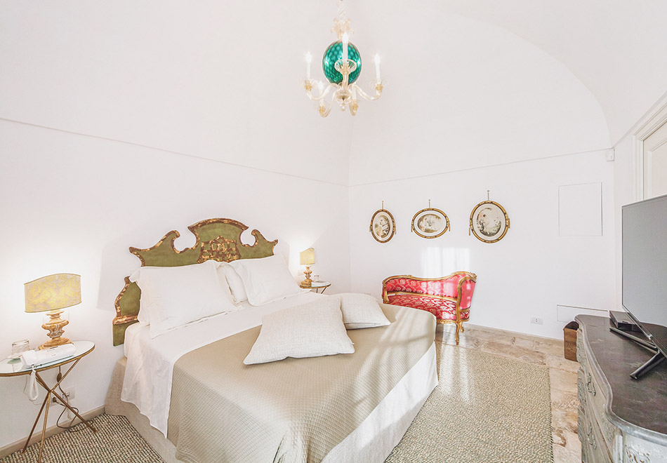 10-Puglia-Luxury-Villa-Rental-Bedroom-PU1002