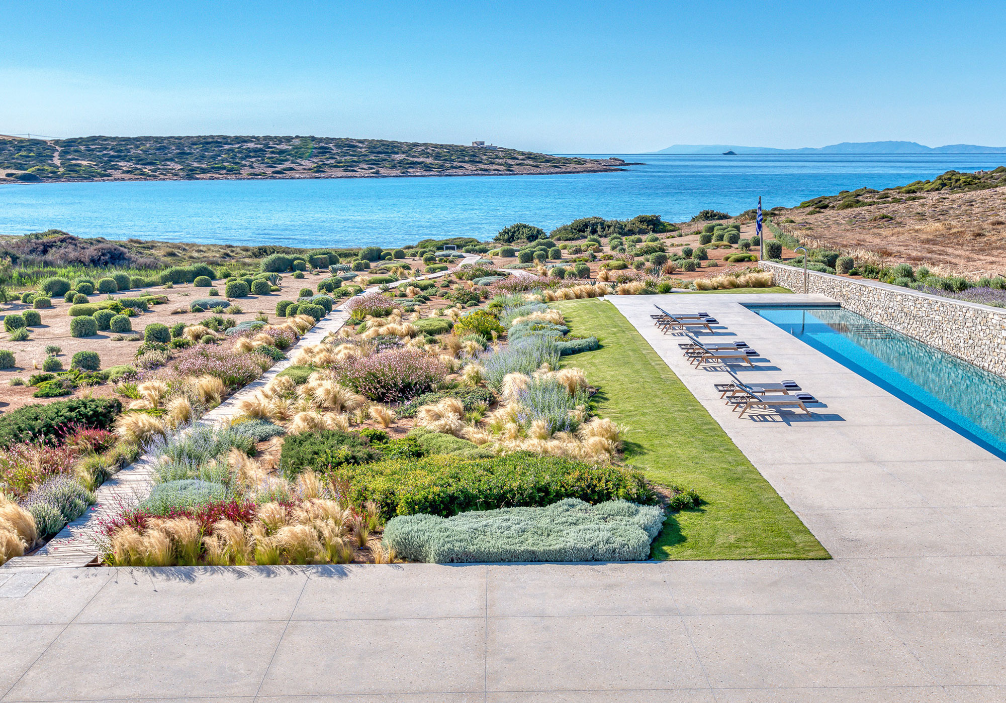 List1-Paros-luxury-beachfront-holiday-villa-pool-PAR1035
