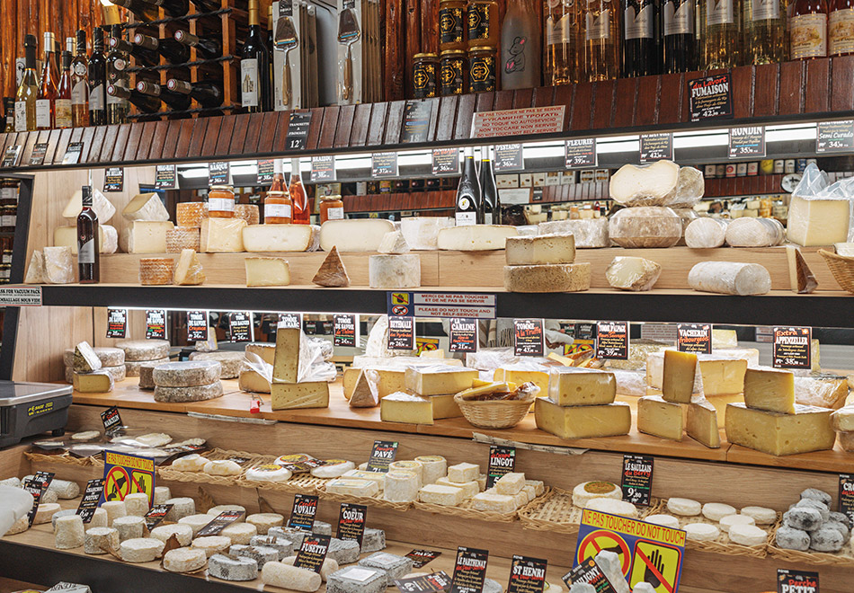 Ceneri, cheese shop in Cannes