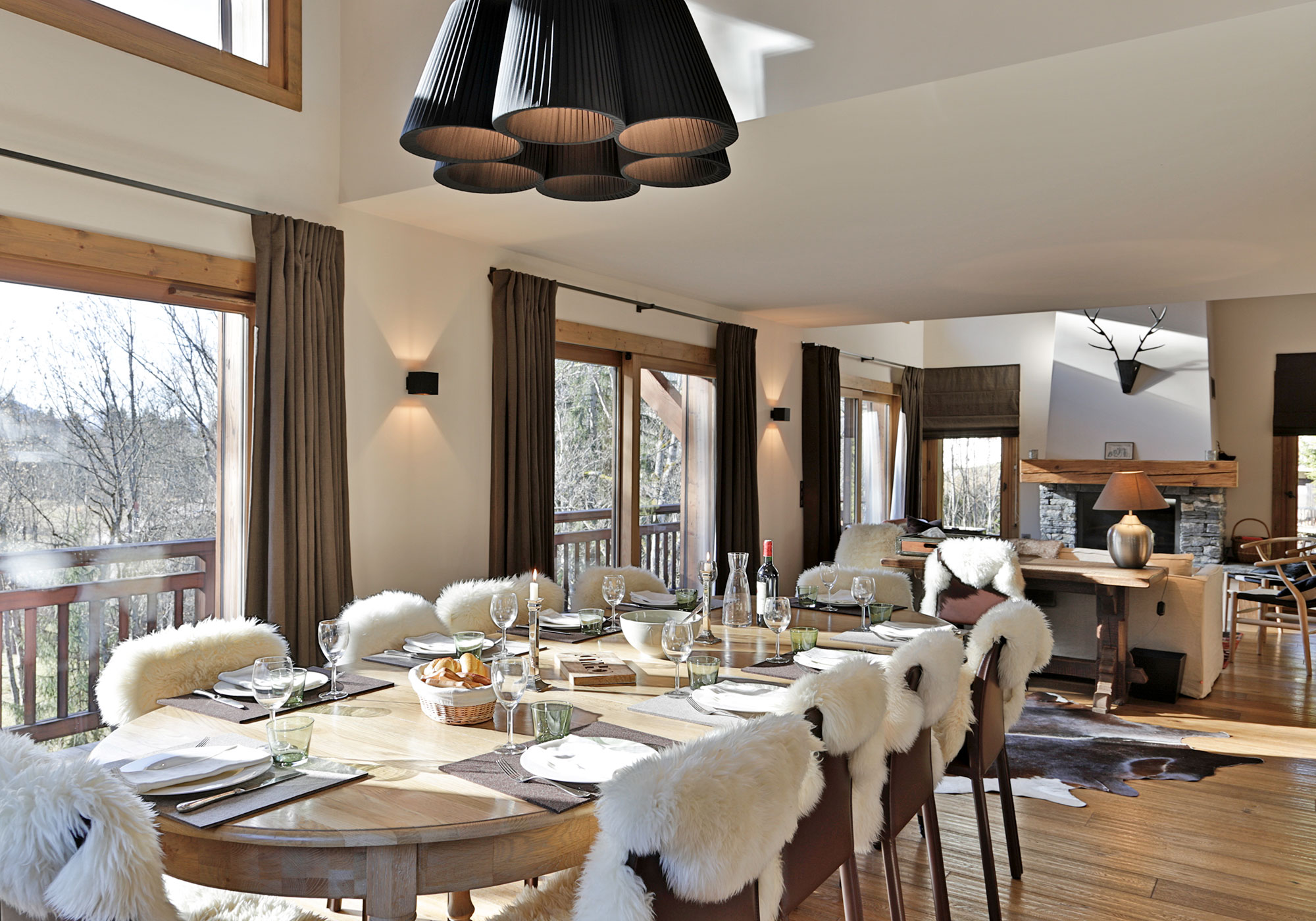 1-Megeve-Town-luxury-chalet-rental-dining-room-ME1033